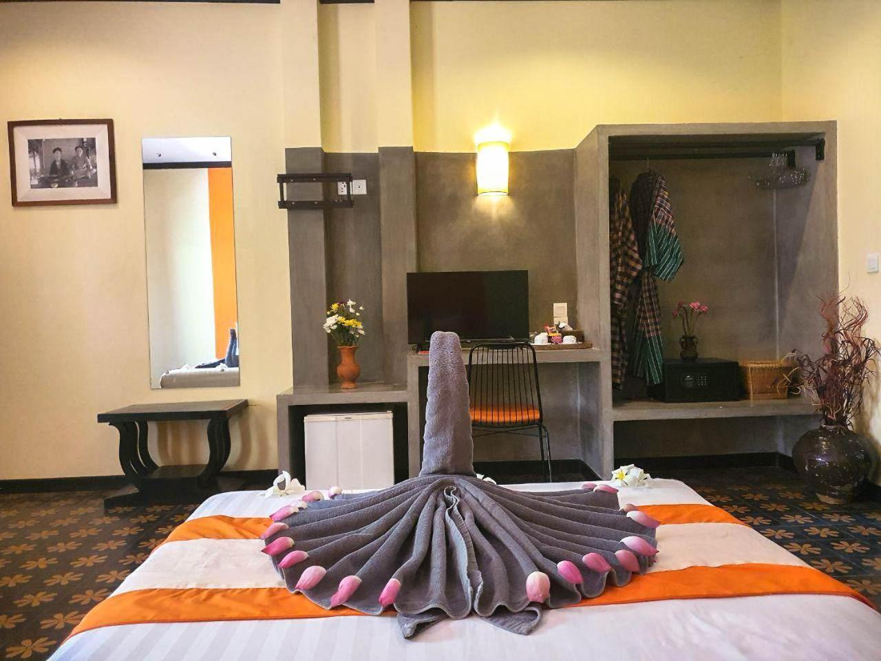 Residence Indochine Suite Сіємреап Номер фото